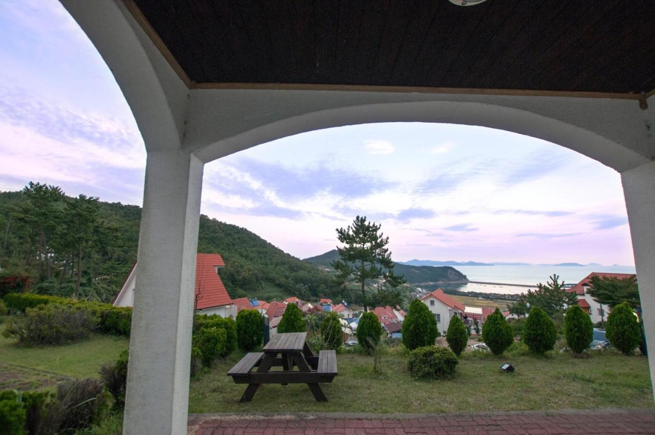 Namhea German Village Beethoven House Екстер'єр фото